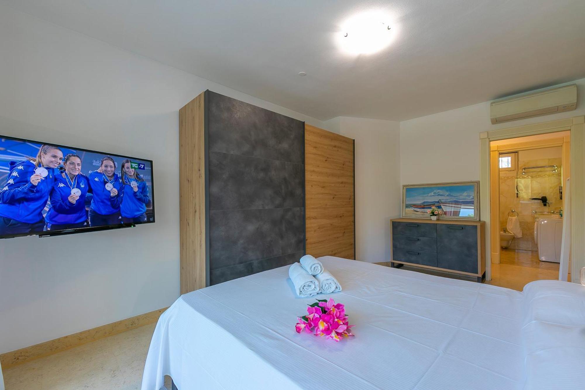 Rivoltella Apt With Pool 600M From Lake - Happy Rentals Дезенцано-дель-Гарда Экстерьер фото